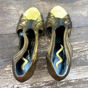 Nina’s Bronze Gold